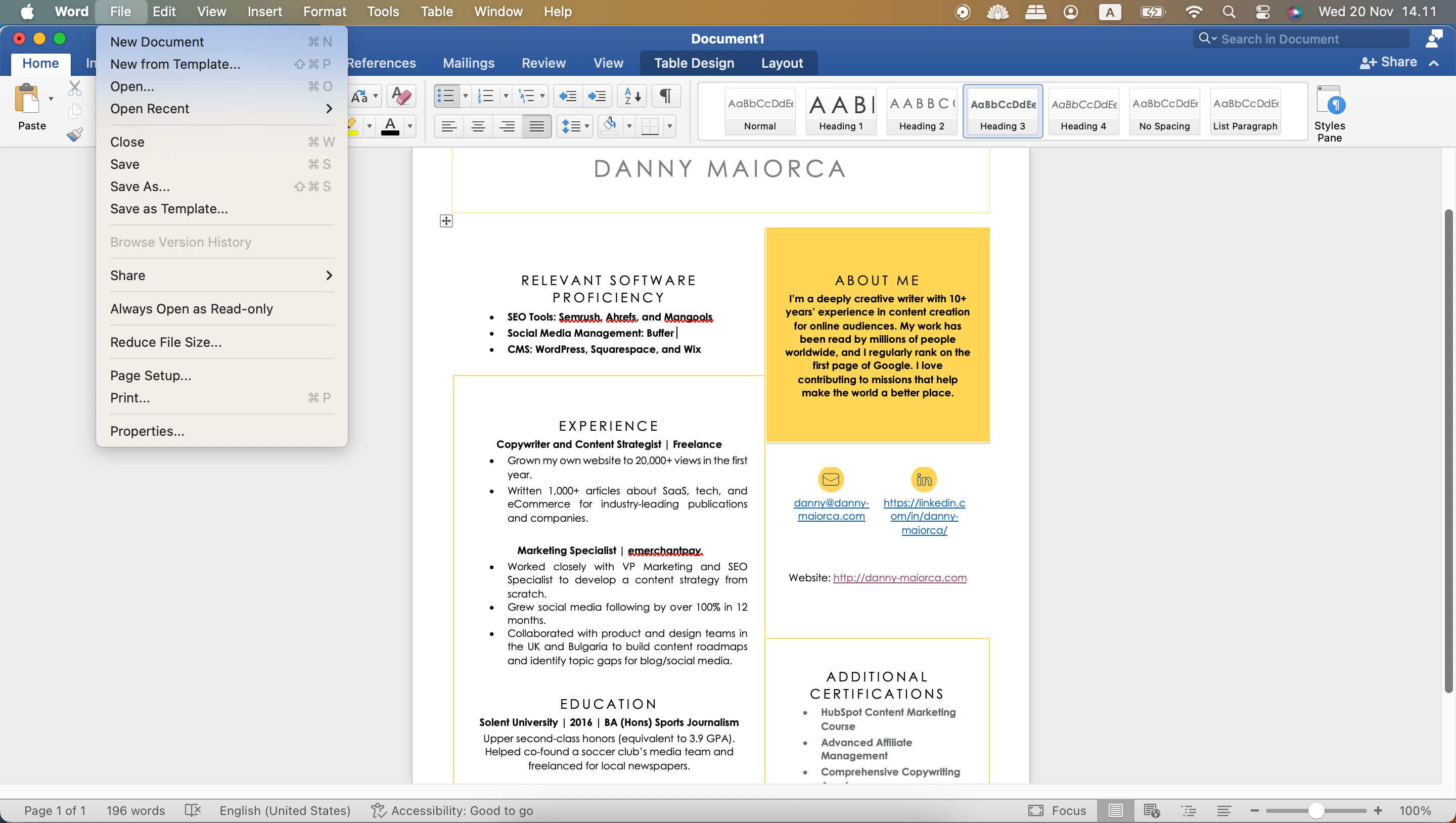 گزینه منوی File برای ذخیره رزومه در Microsoft Word