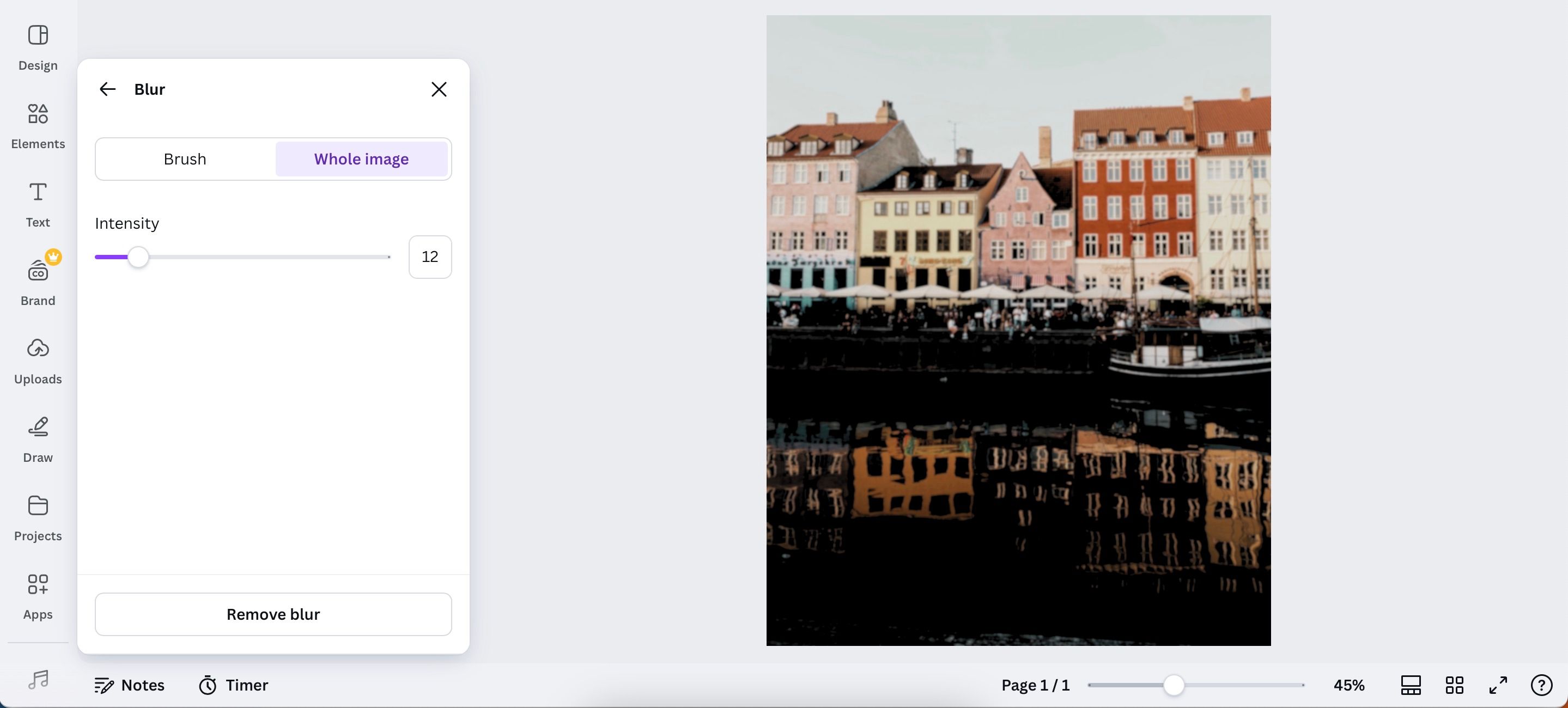 با استفاده از ابزار Blur در Canva