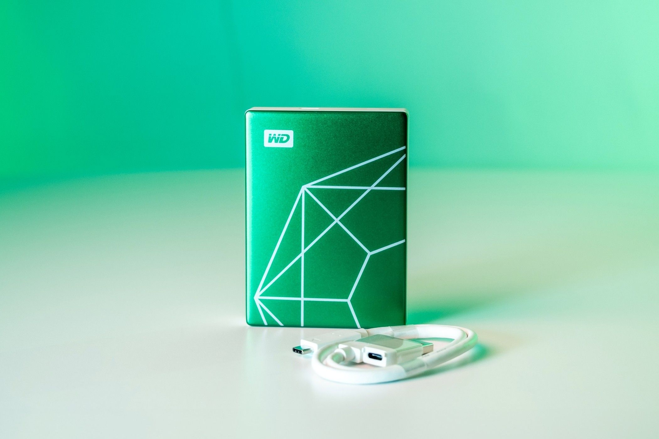 WD My Passport Ultra Emerald Edition با کابل USB-C