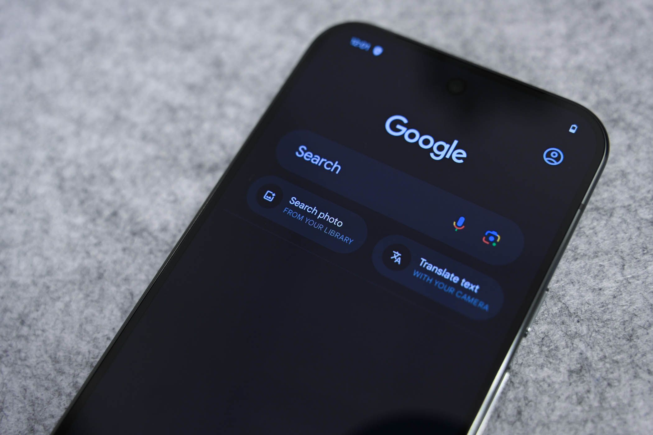 عکس را از کتابخانه در Google Pixel 9 Pro XL جستجو کنید