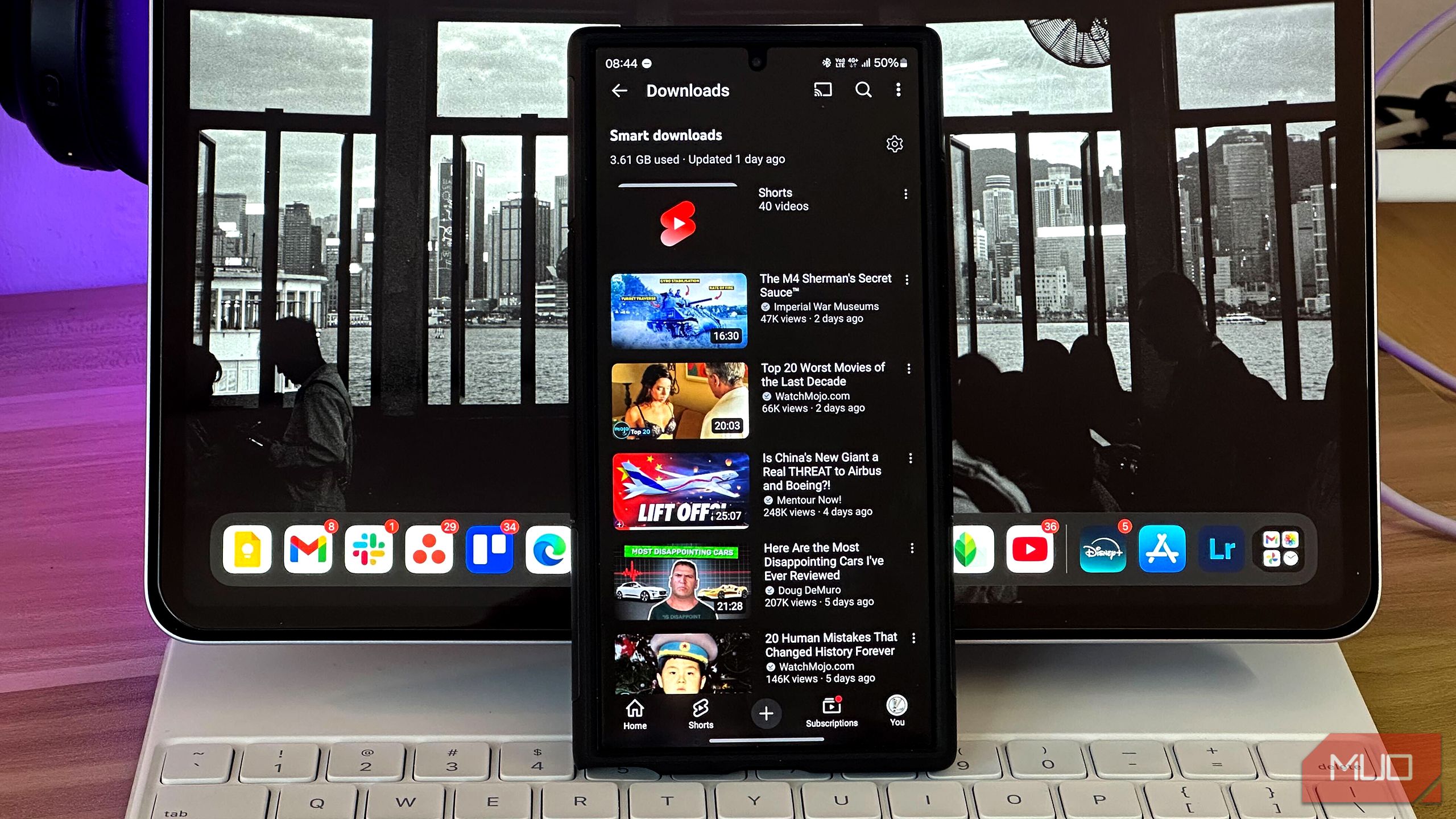 YouTube Premium Smart Downloads در Samsung Galaxy S24 Ultra من