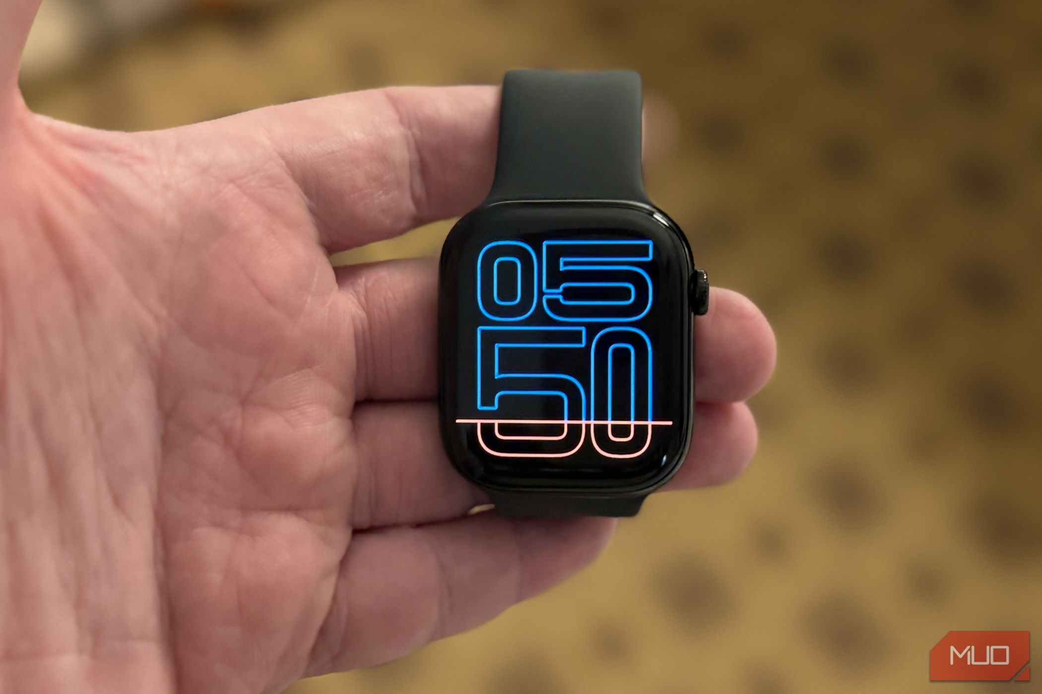 Apple Watch Series 10 با Flux Watch Face