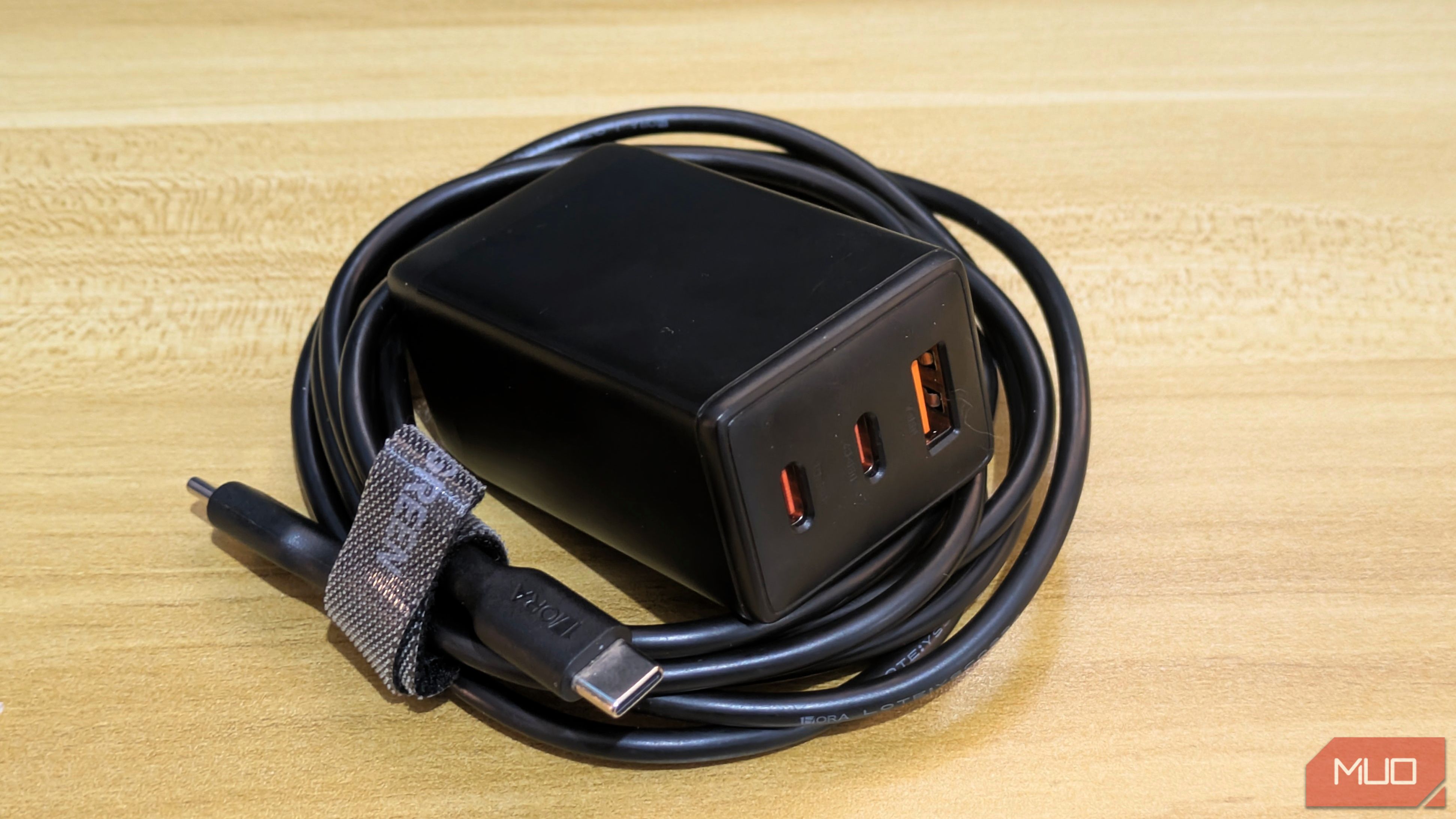 شارژر گان با کابل USB دو متر