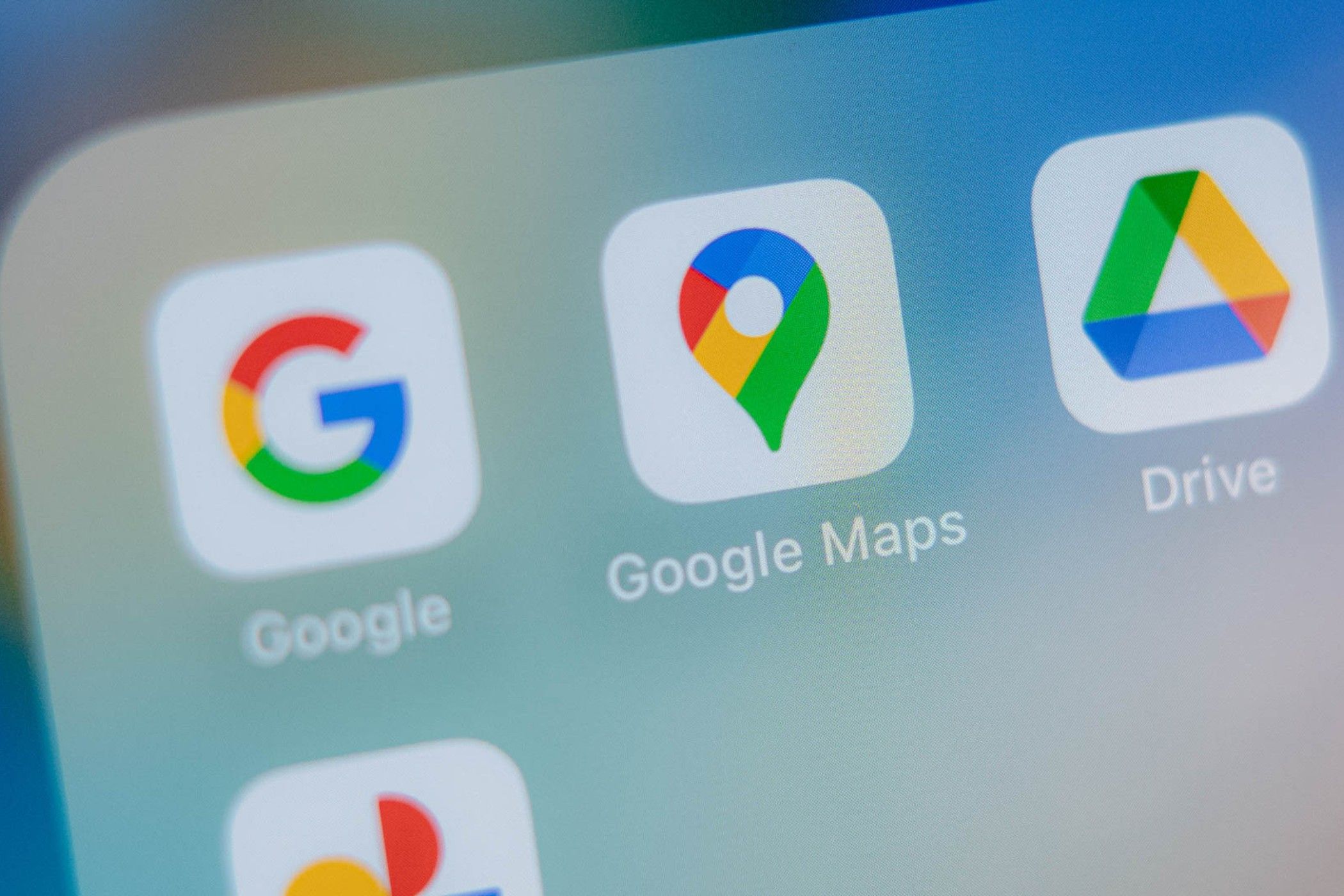 نماد نقشه های Google در صفحه تلفن.