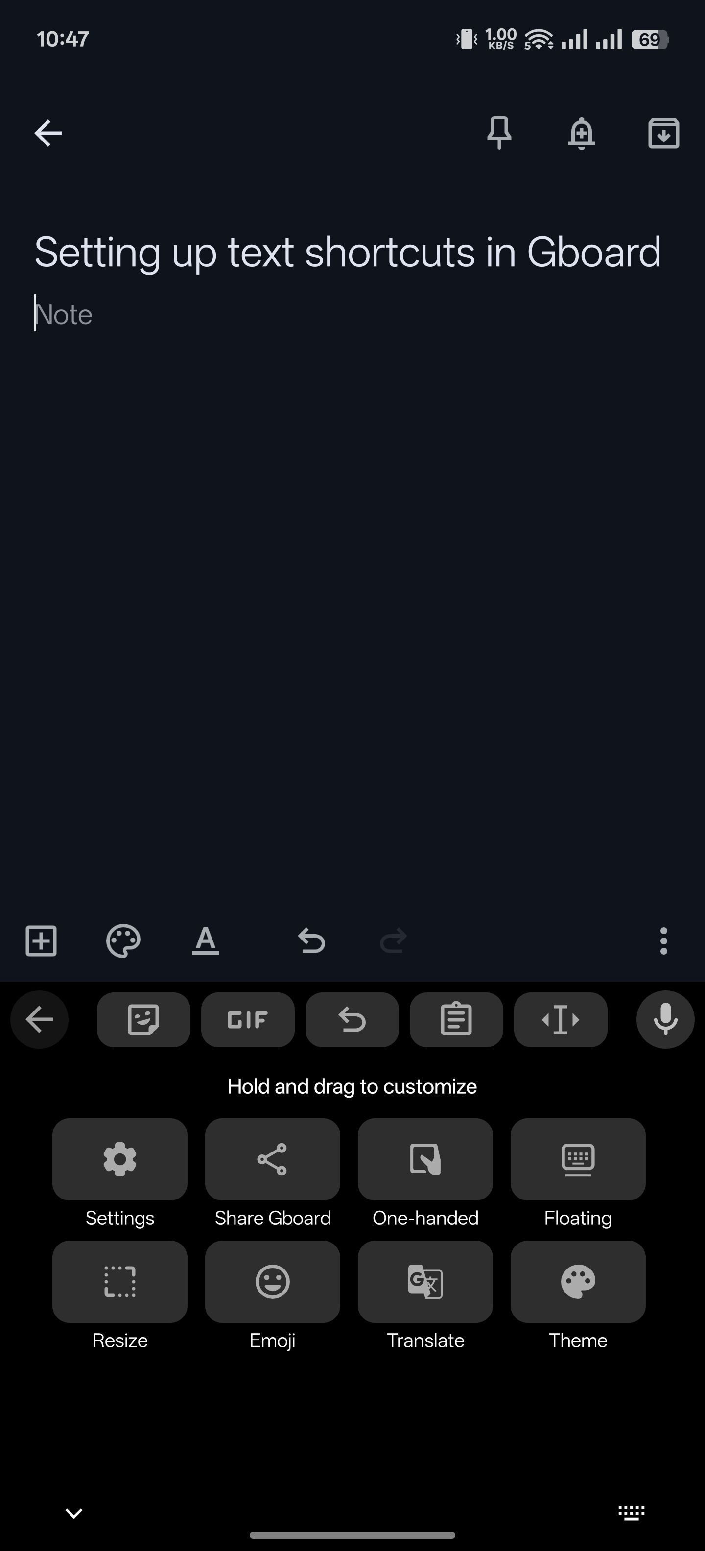 دسترسی به تنظیمات موجود در Gboard در تلفن Android.