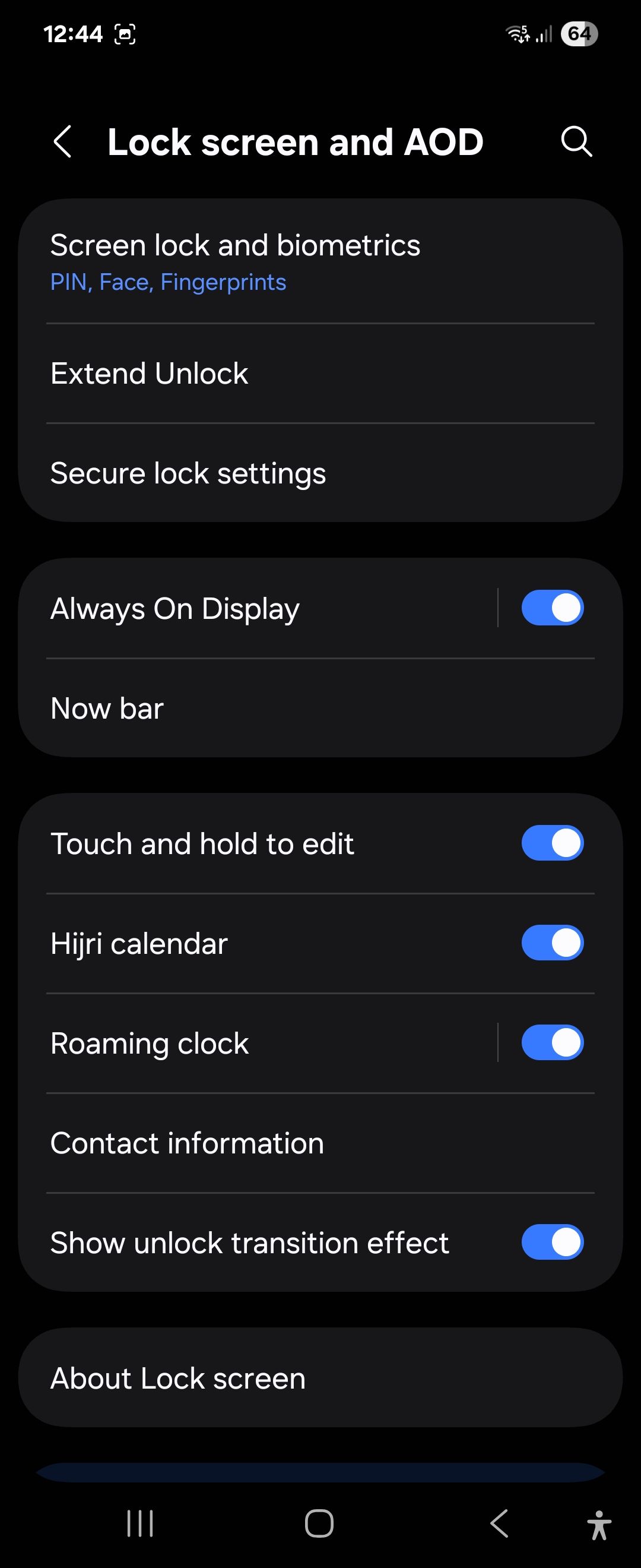 اعلان های زنده و اکنون تنظیمات نوار در Galaxy Z Flip 6 Running One UI 7