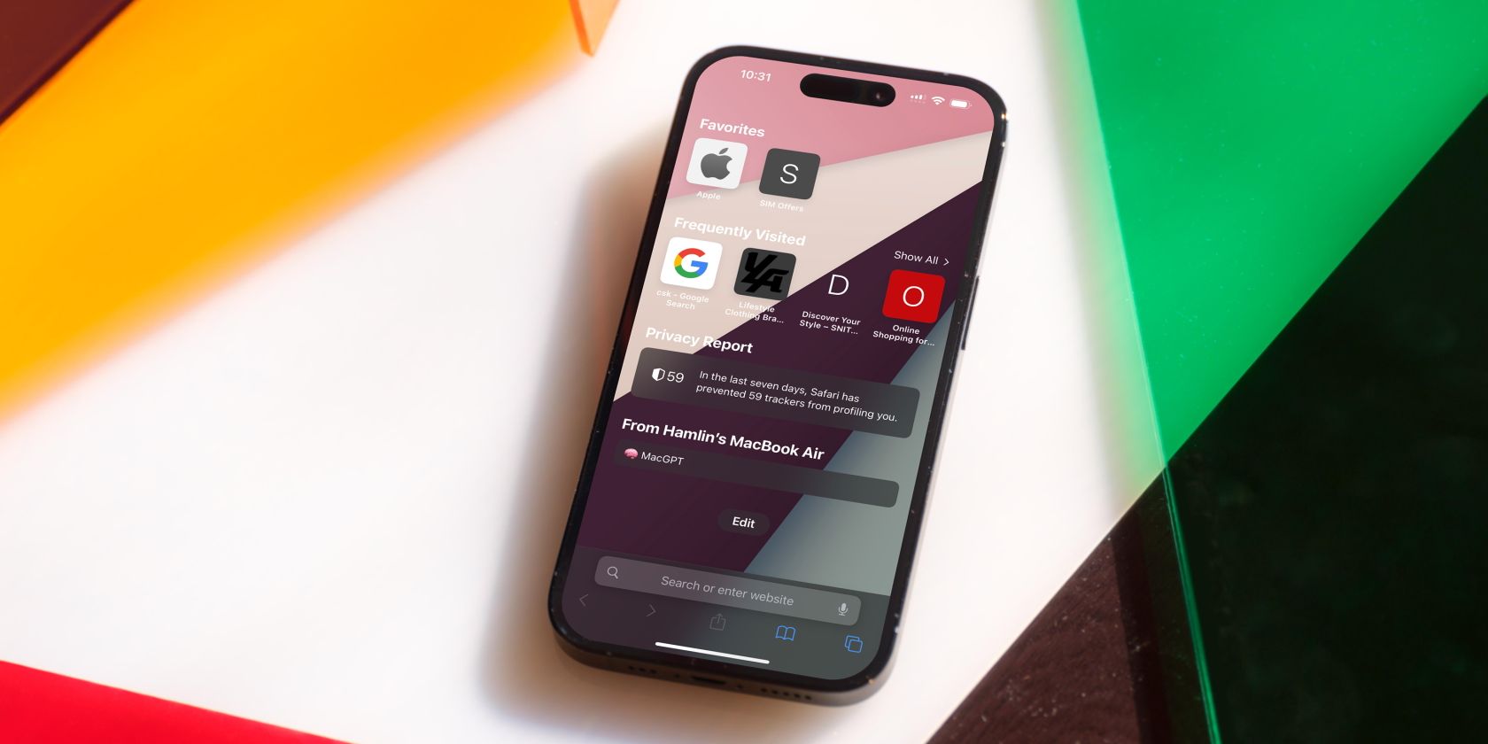سافاری در حال اجرا در آیفون 14 Pro