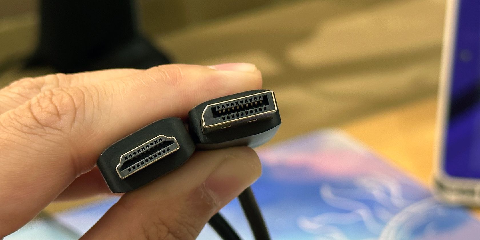 تفاوت شکل بین HDMI و کابل DisplayPort