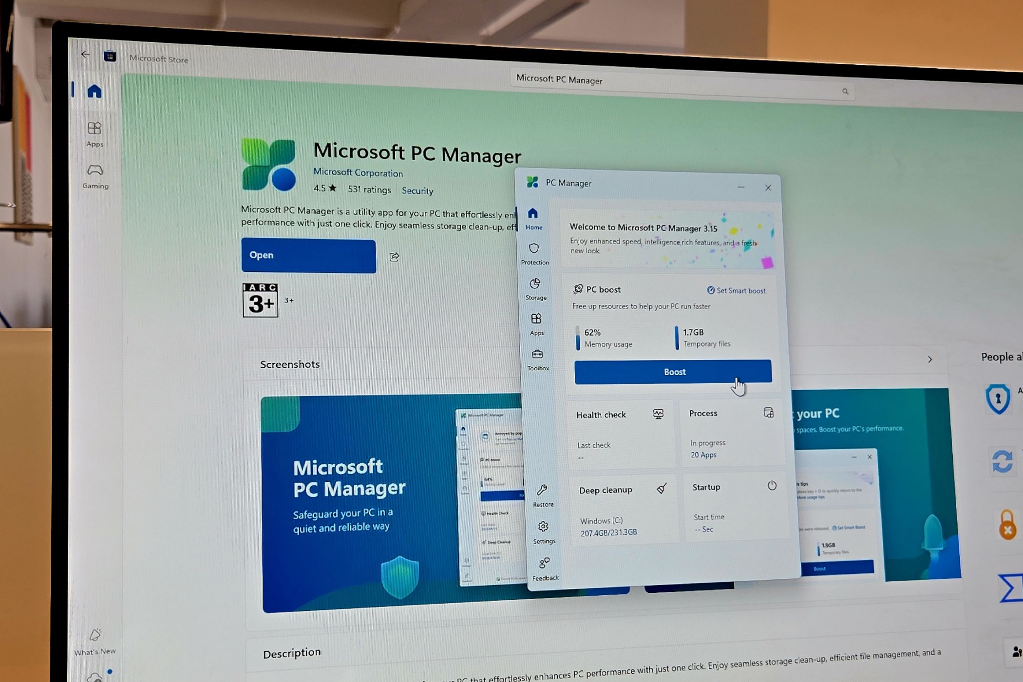 برنامه Microsoft PC Manager روی مانیتور Benq باز است