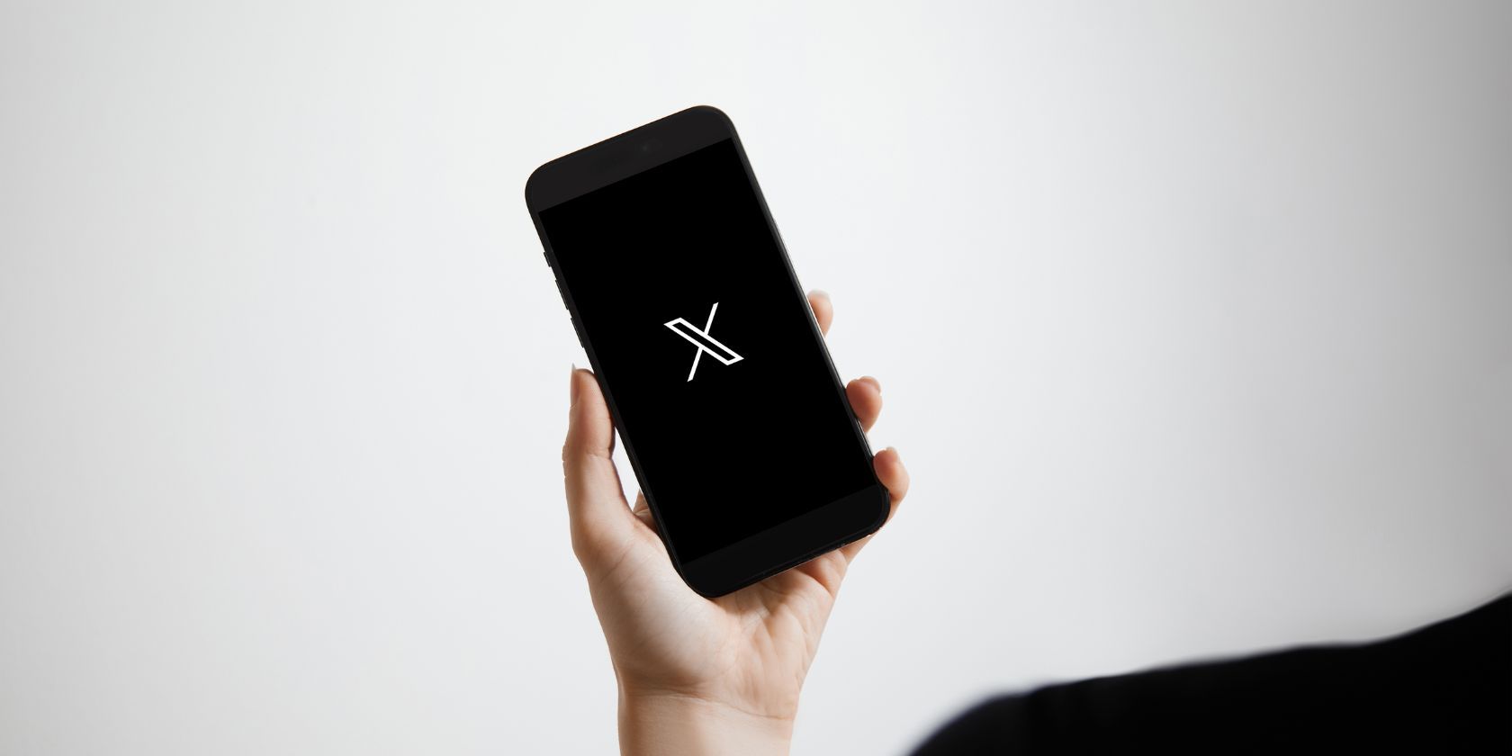 آرم توییتر x در تلفن هوشمند