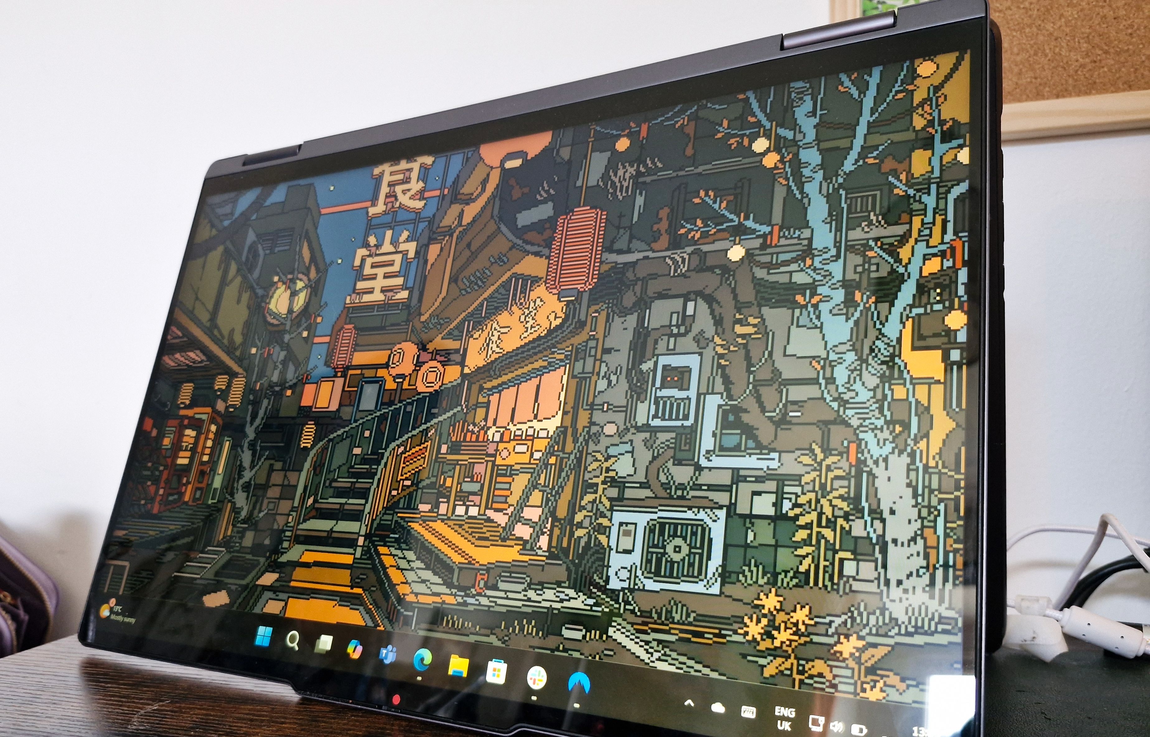 تصویر لپ تاپ Lenovo Yoga 7 در حالت تبلت