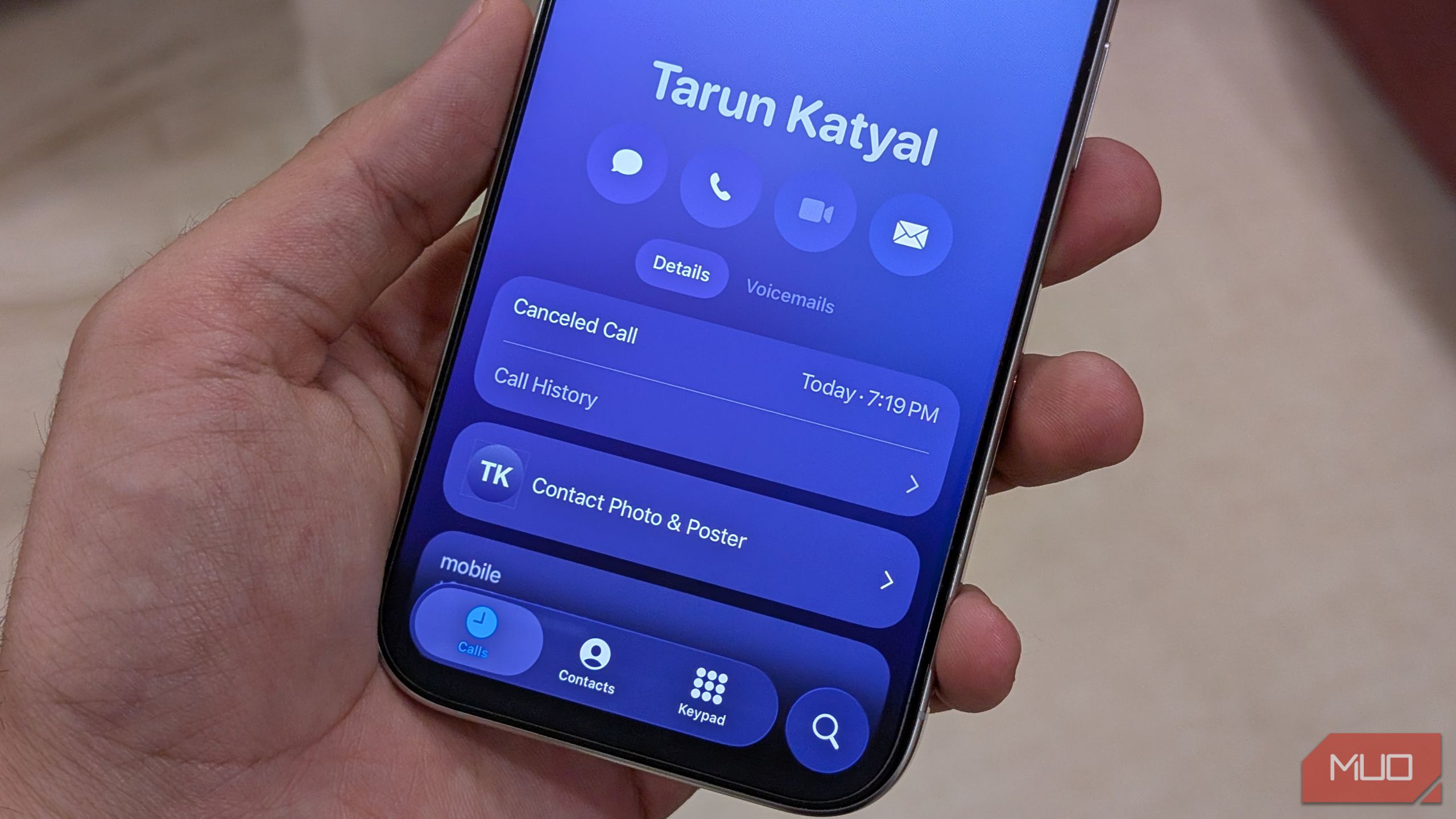 با تاریخچه ویژگی تماس خاص در iOS 26 تماس بگیرید
