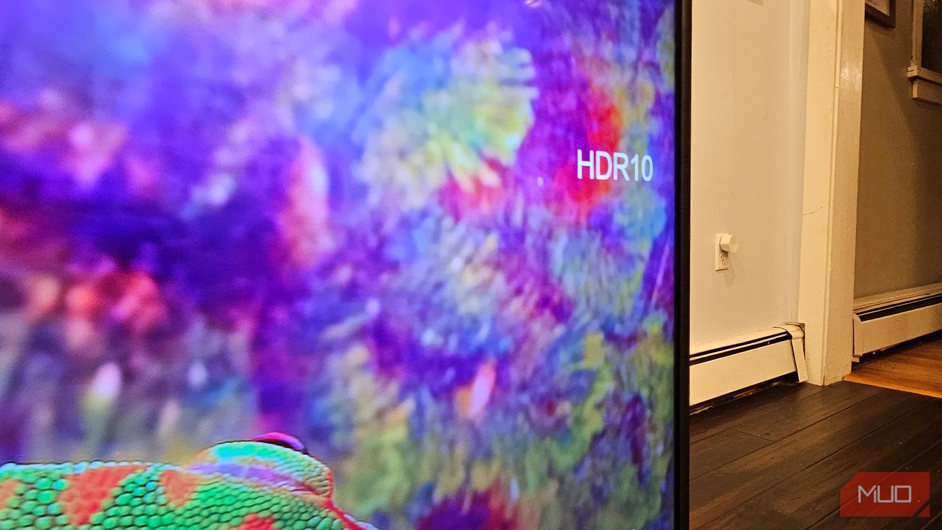 یک آرم HDR10 در یک تلویزیون هوشمند Vizio