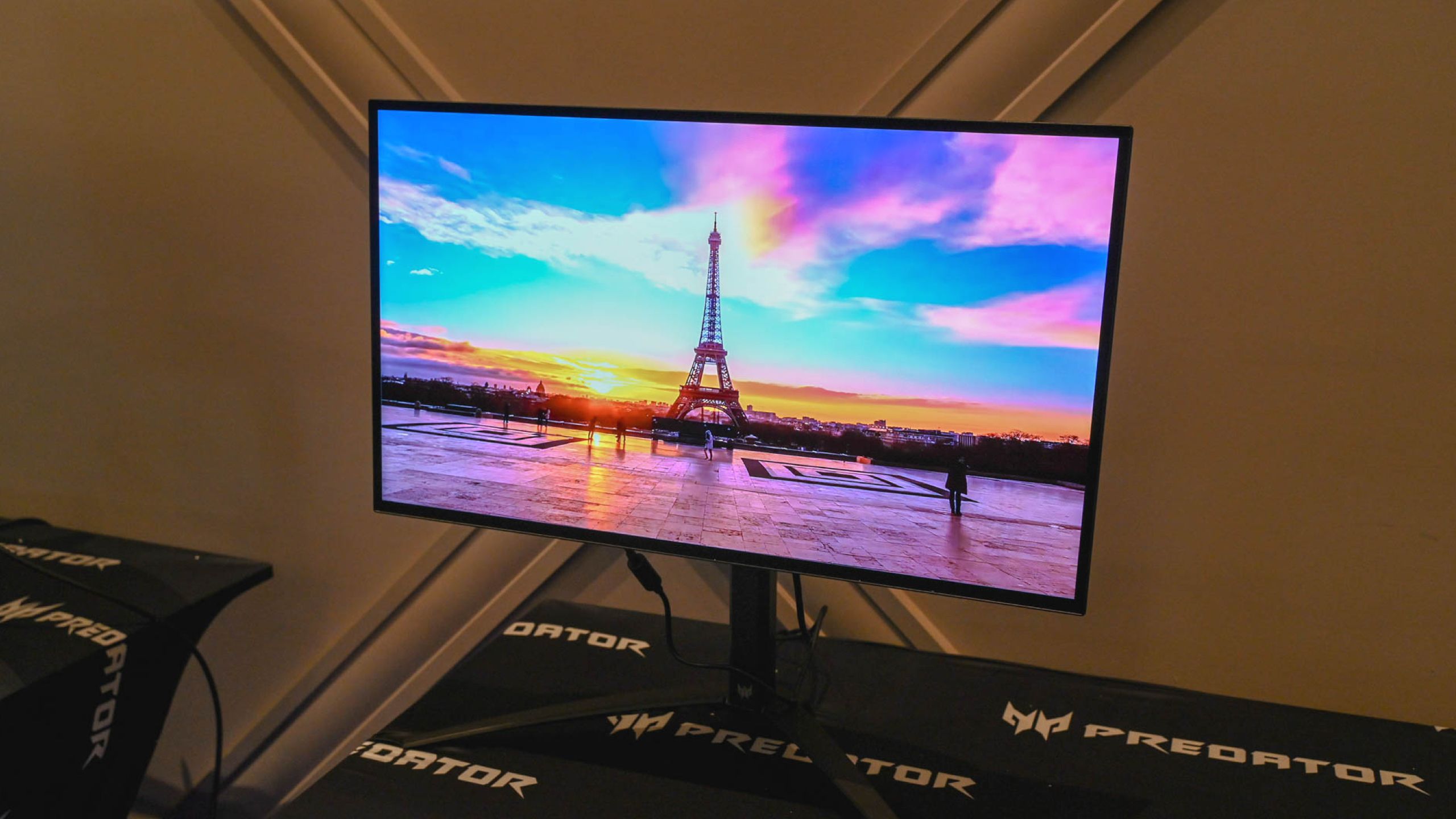 جزئیات صفحه نمایش Acer Predator X27U در مانیتور بازی نزدیک است