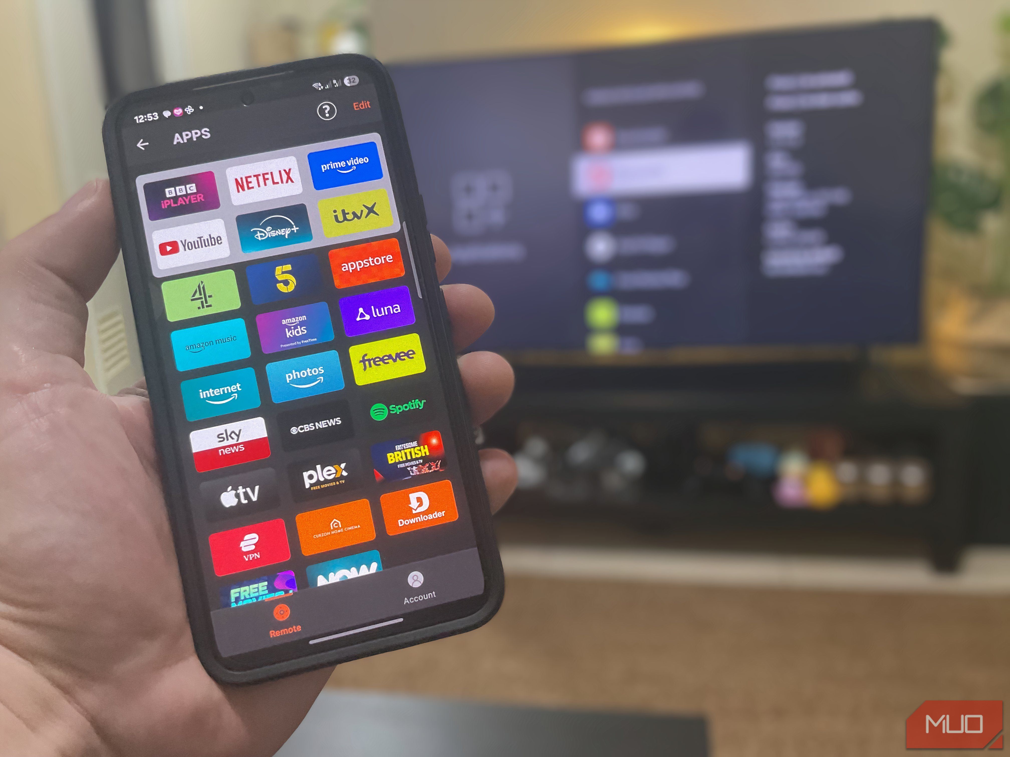 برنامه های نمایش داده شده در برنامه موبایل از راه دور Fire TV.