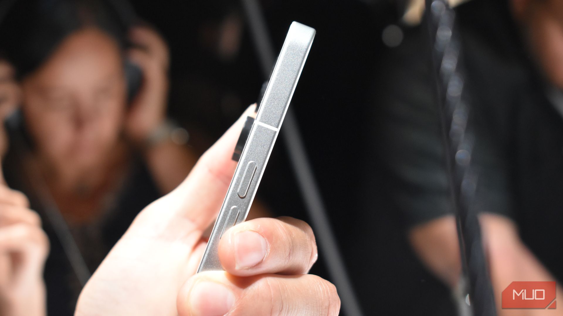 هیچ چیز تلفن 3 نمای جانبی Slimline.