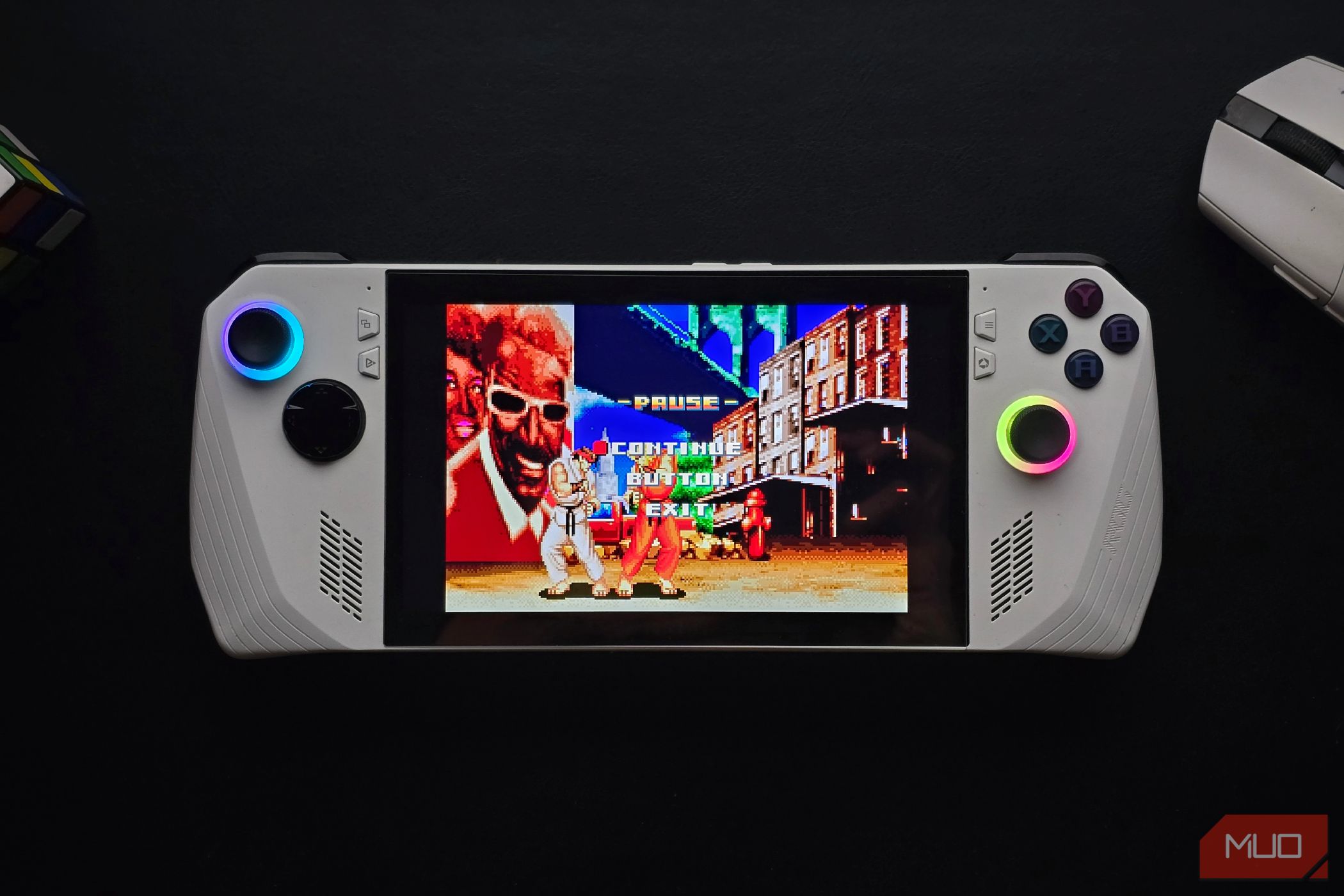Asus Rog Ally در حال اجرا Super Street Fighter II از طریق RetroArch