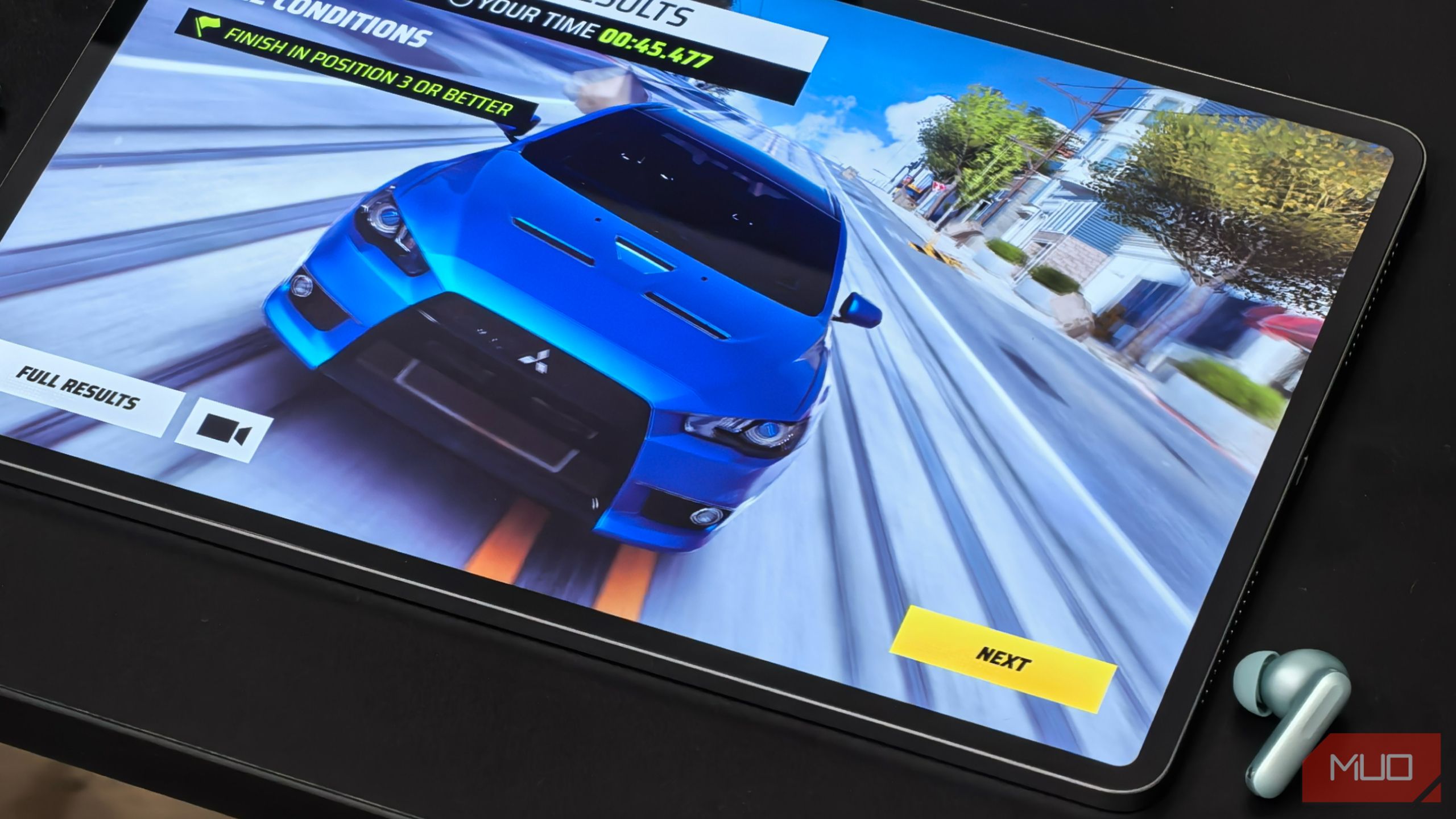 Tablet Anfinix XPAD GT Android Running Asphalt 9 بازی