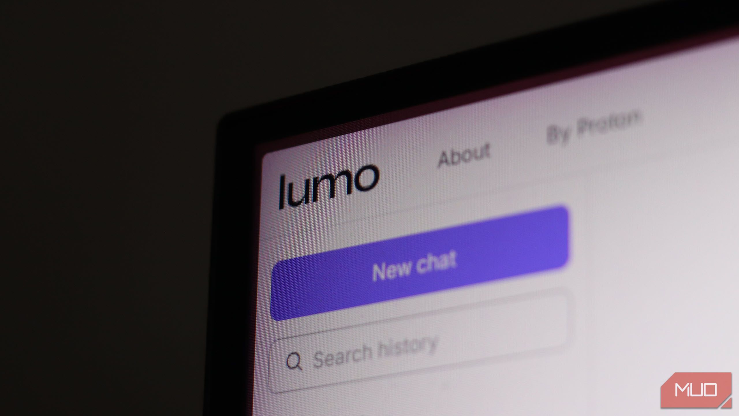 Lumo AI Chatbot در ویندوز باز است
