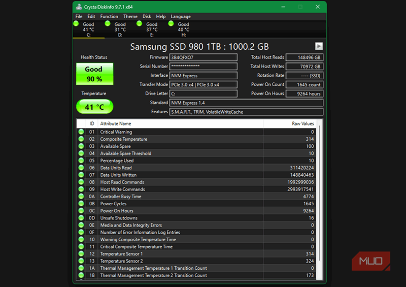 04 آمار درایو CrystalDiskinfo