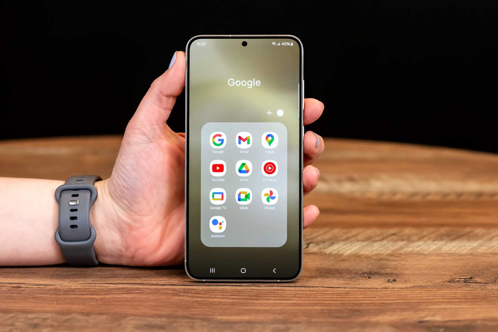 پوشه Google Apps در سامسونگ Galaxy S24 Plus باز است