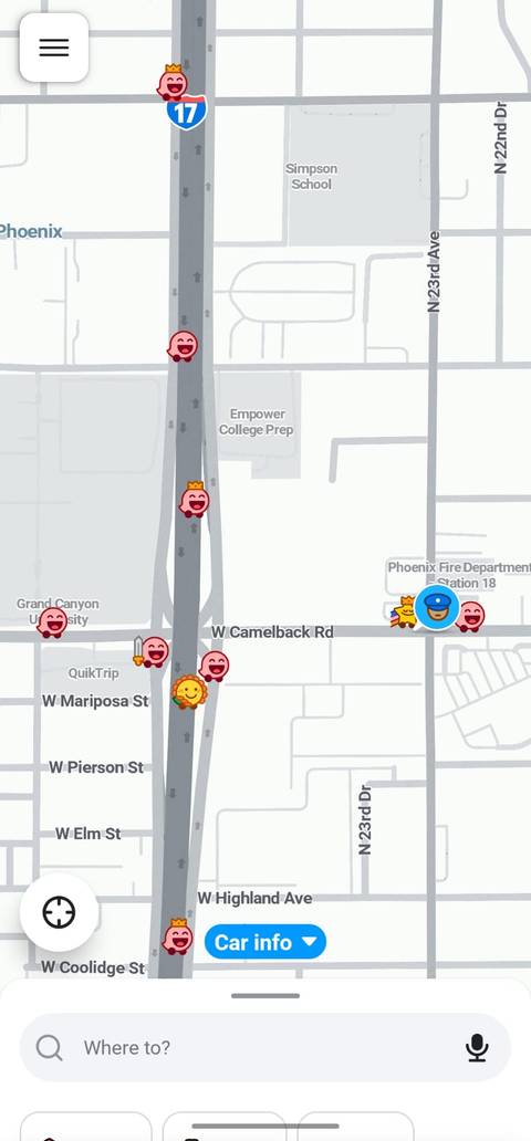 تصویری از صفحه نمایش Waze با آیکون های جسورانه