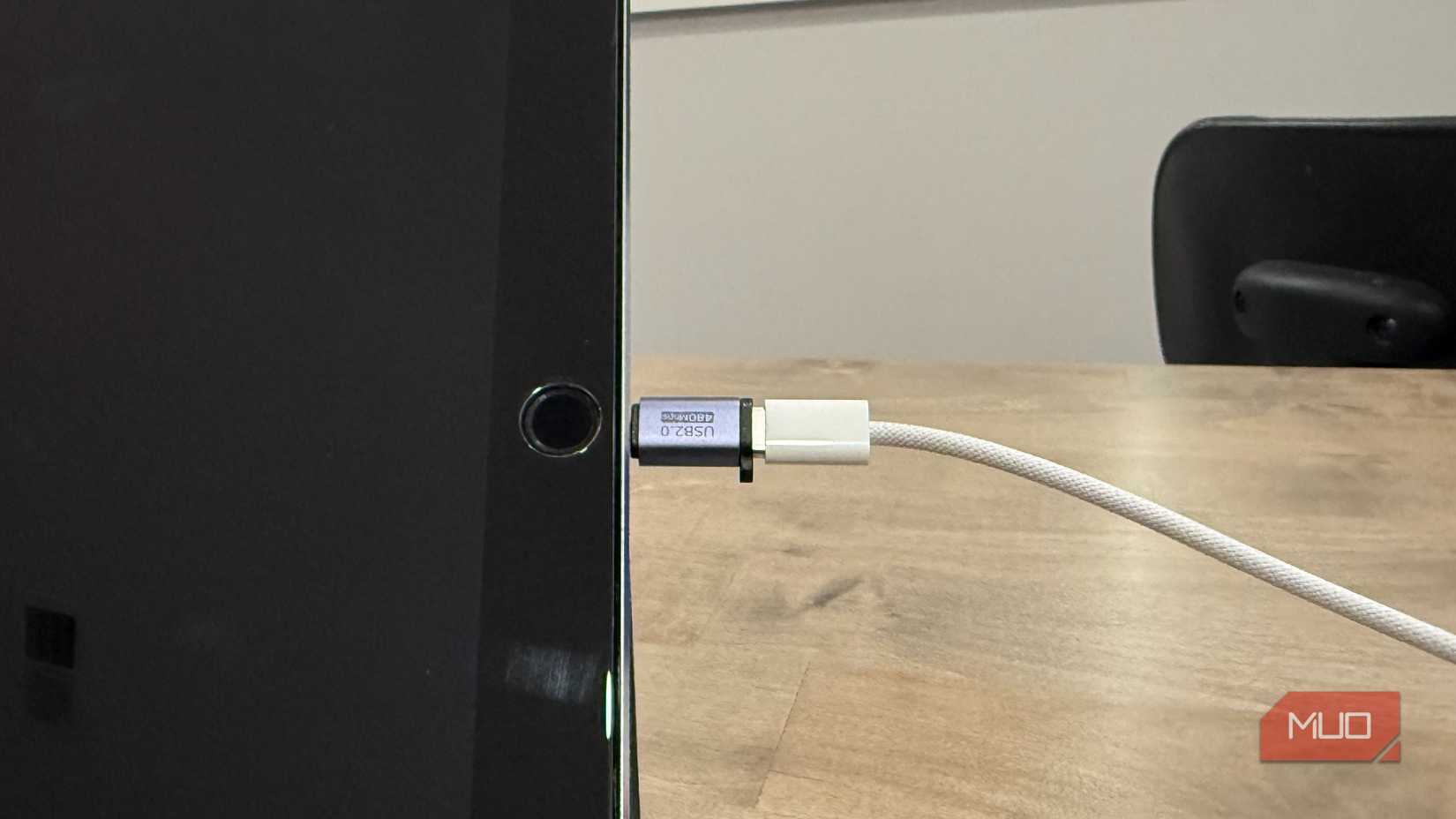 شارژ iPad Pro First Gen با آداپتور و کابل USB C
