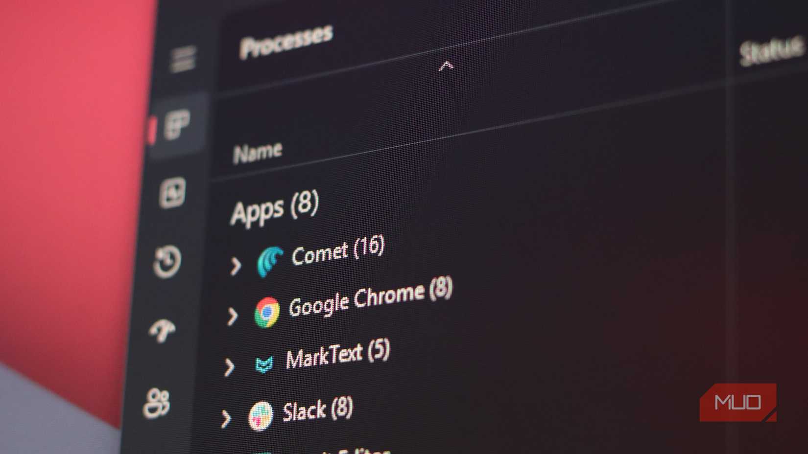دنباله دار و Chrome در Windows Task Manager باز می شوند.