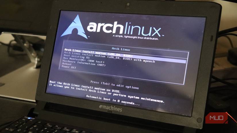 emachines نت بوک در حال اجرا Chromeos Flex