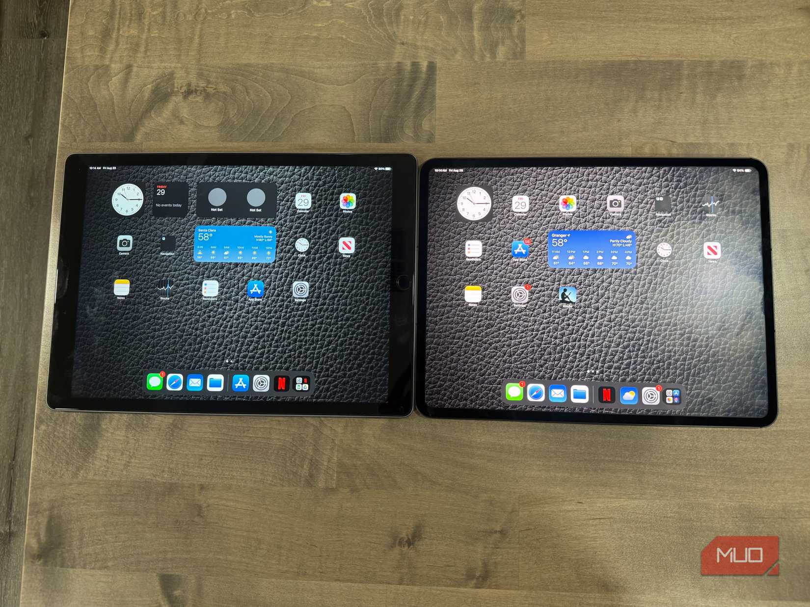 First Gen iPad Pro در کنار سمت راست 2024 iPad Pro در سمت راست قرار گرفت