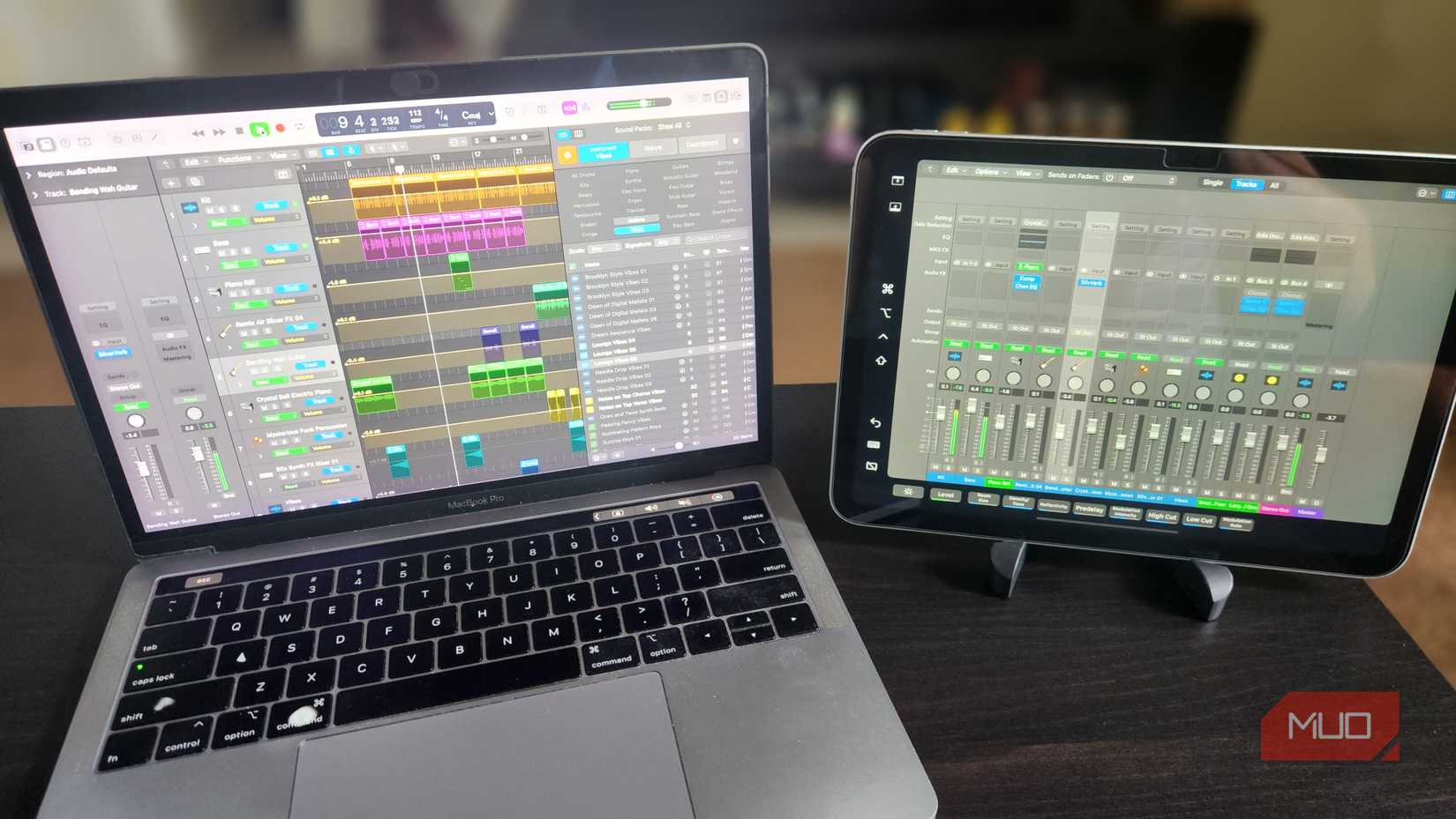 استفاده از iPad به عنوان یک کنسول مخلوط ثانویه.