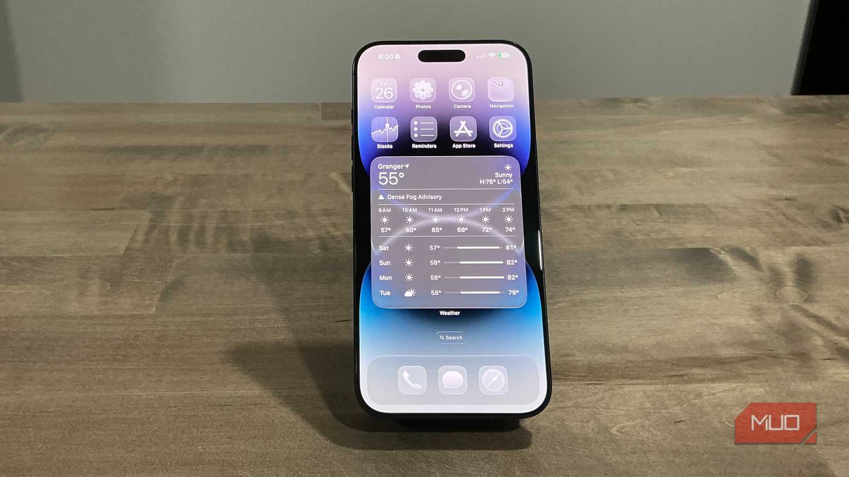 آیفون 16 Pro Max iOS 26 آیکون های روشن