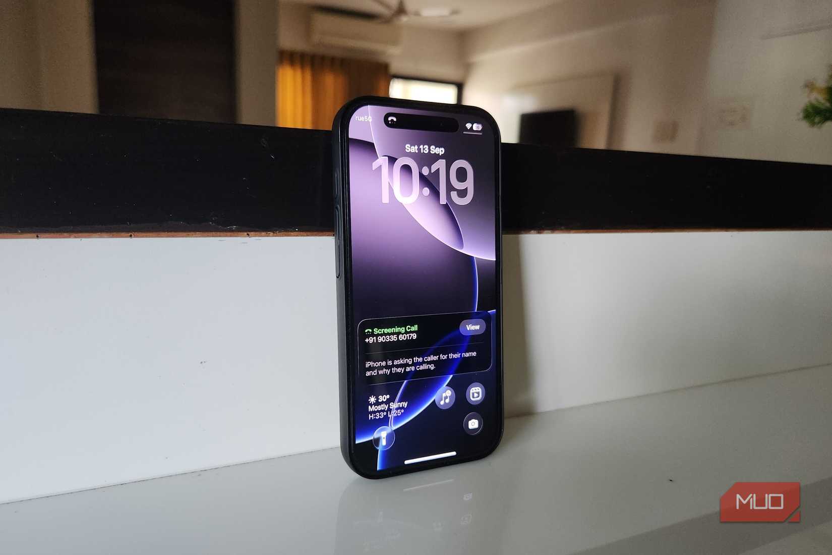 آیفون ایستاده درست نشان می دهد ویژگی غربالگری تماس iOS 26