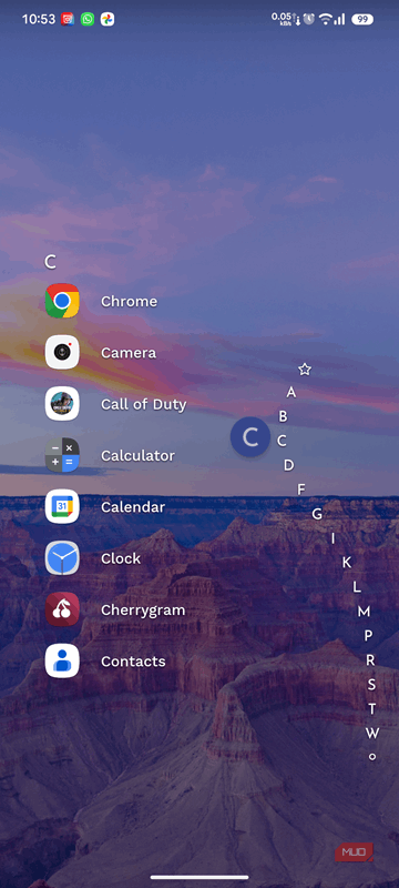 صفحه اصلی Launcher Niagara با کشو برنامه در قالب لیست.