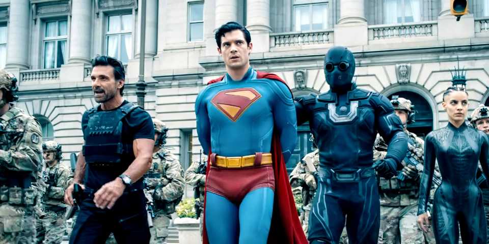 سوپرمن-ایش-دست و پنجه نرم-توسط-ultraman-in-superman.jpg