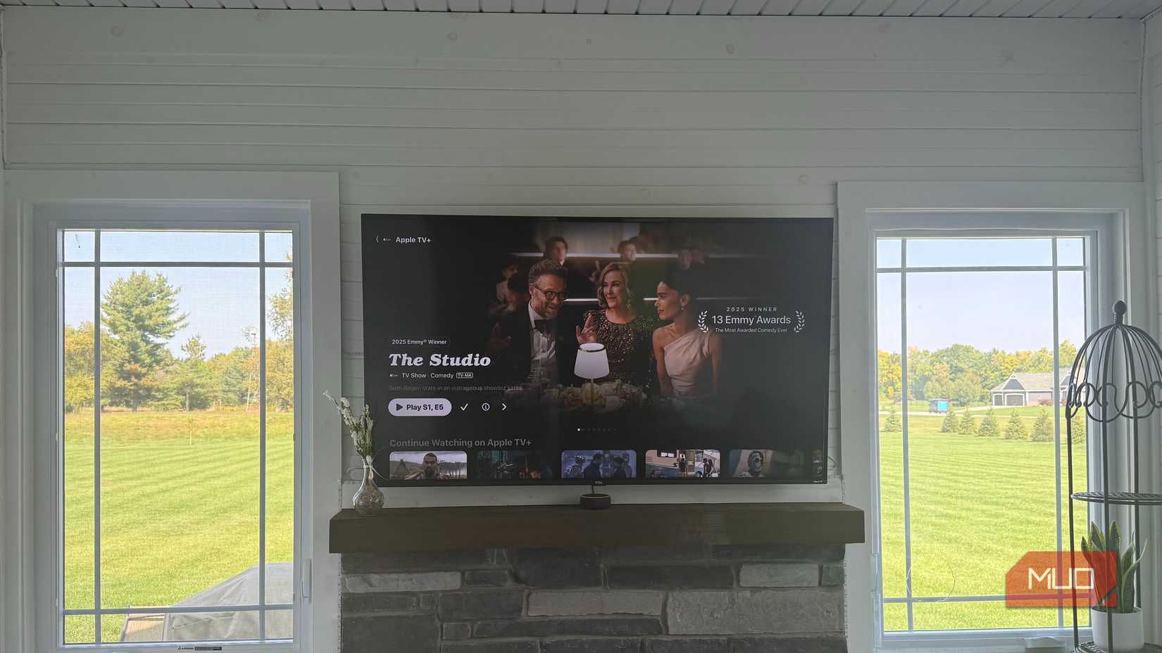 TCL Roku Smart TV Apple TV با استودیو