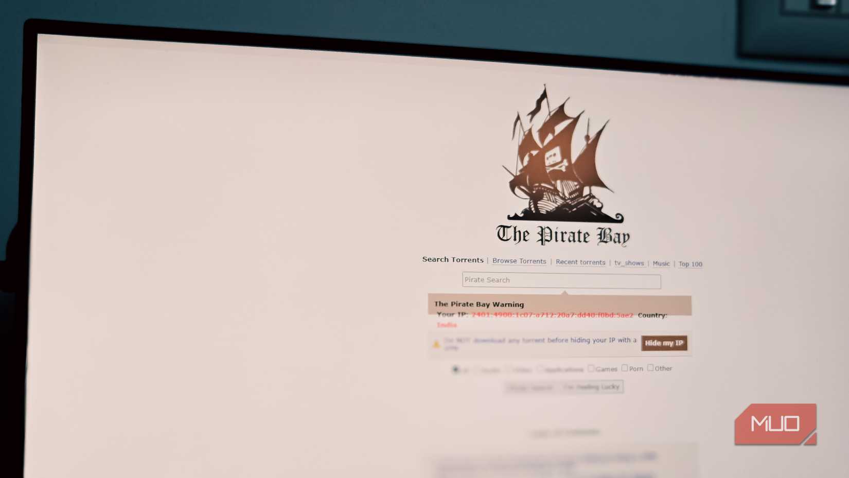 وب سایت Pirate Bay در مانیتور Benq باز می شود