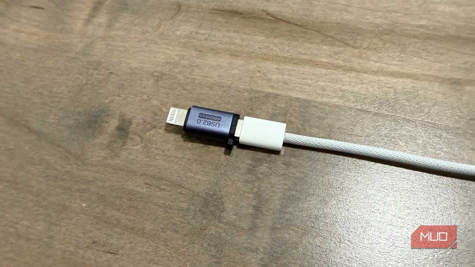 USB C به آداپتور روشنایی متصل به کابل USB C