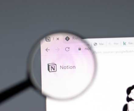 وبسایت Notion در مرورگر با لوگوی Notion