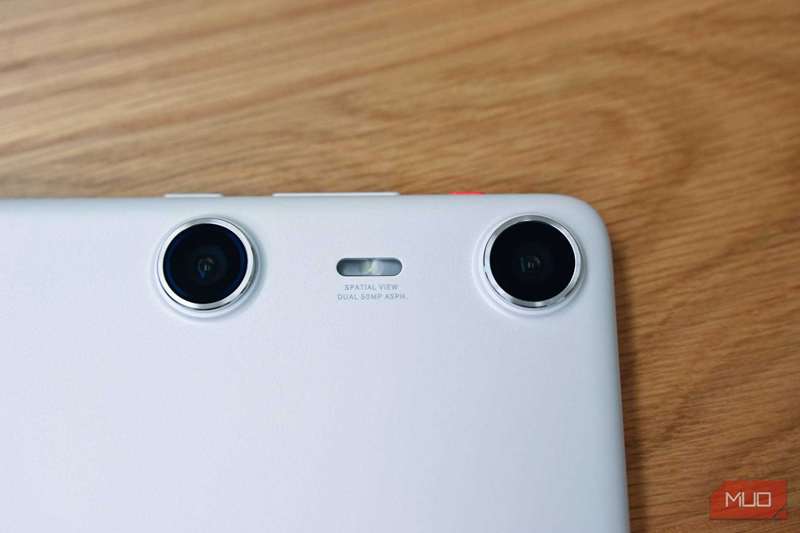 دوربین‌های عقب روی XREAL Beam Pro برای نمای فضایی