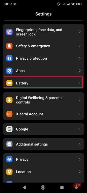 تصویر برنامه تنظیمات Android ، پیمایش به برنامه باتری.