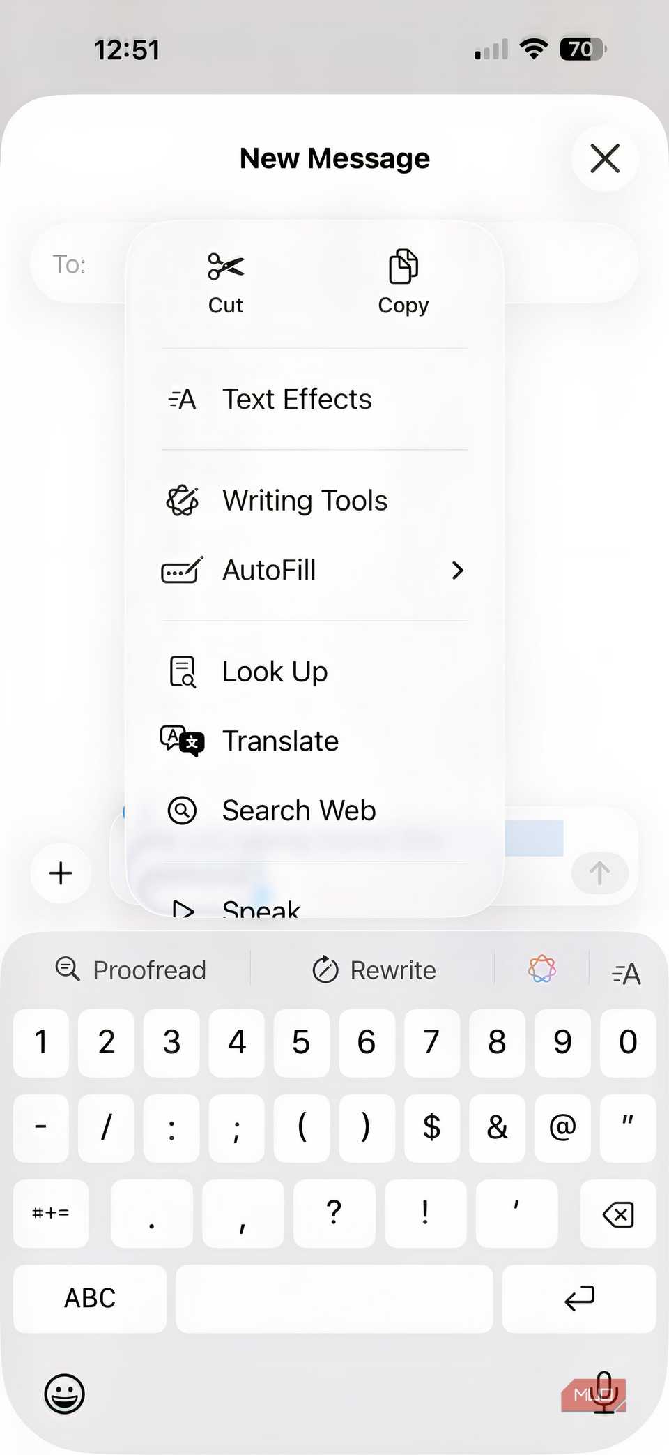 تصویری که یک ابزار نوشتن برای Apple Intelligence در آیفون را نشان می دهد
