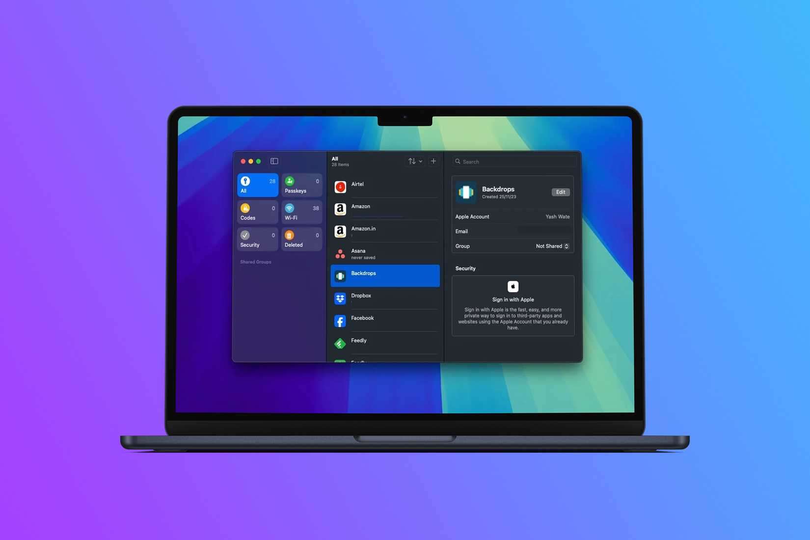 برنامه Apple Passwords در حال اجرا بر روی MacBook Air