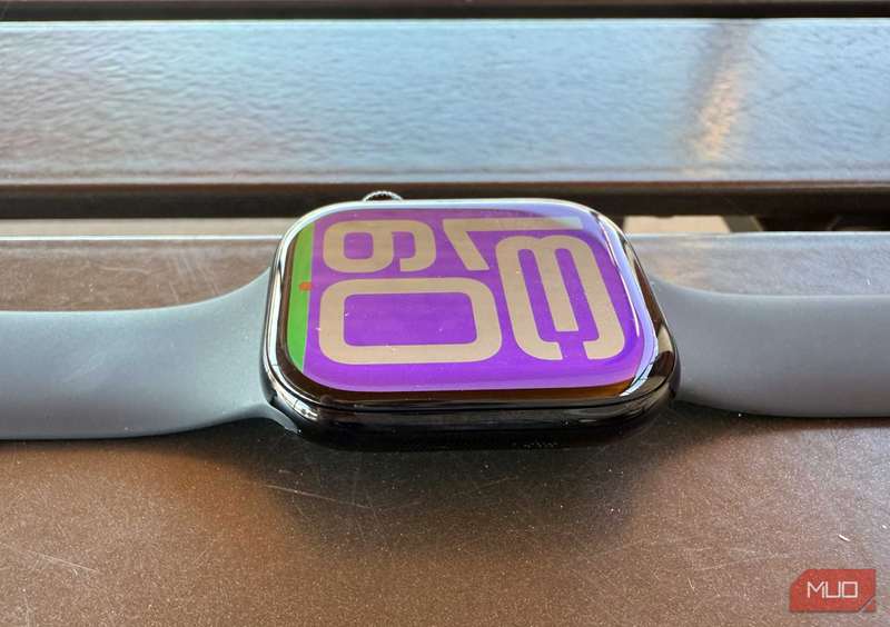 نمای جانبی Apple Watch Series 10