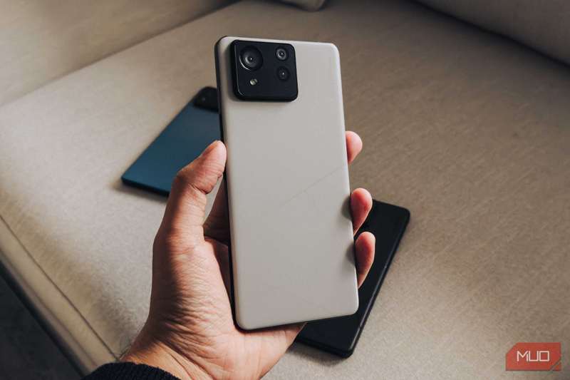 ASUS Zenfone 11 Ultra پشت شیشه‌ای