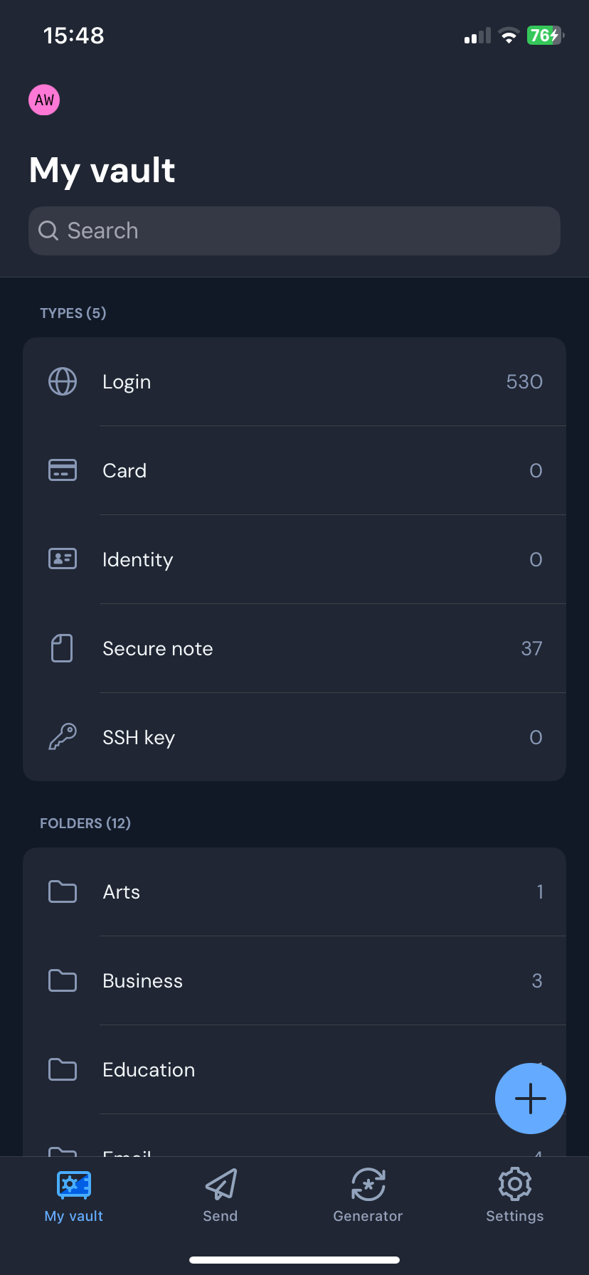 برگه اصلی برنامه Bitwarden در iOS