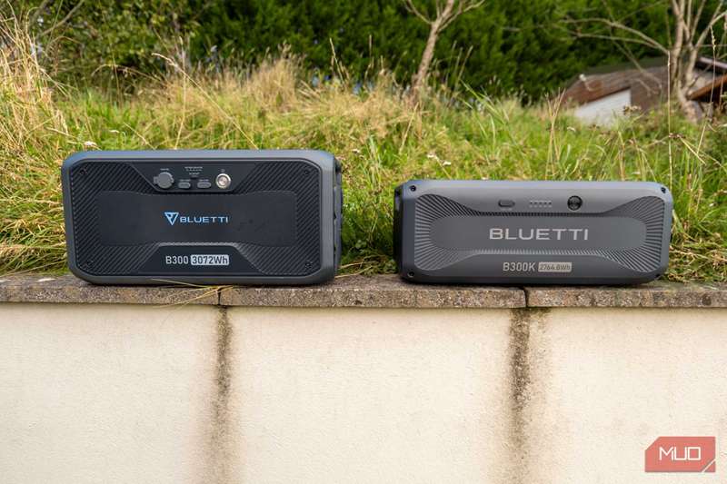 بررسی Bluetti B300K - کنار هم با B300-1