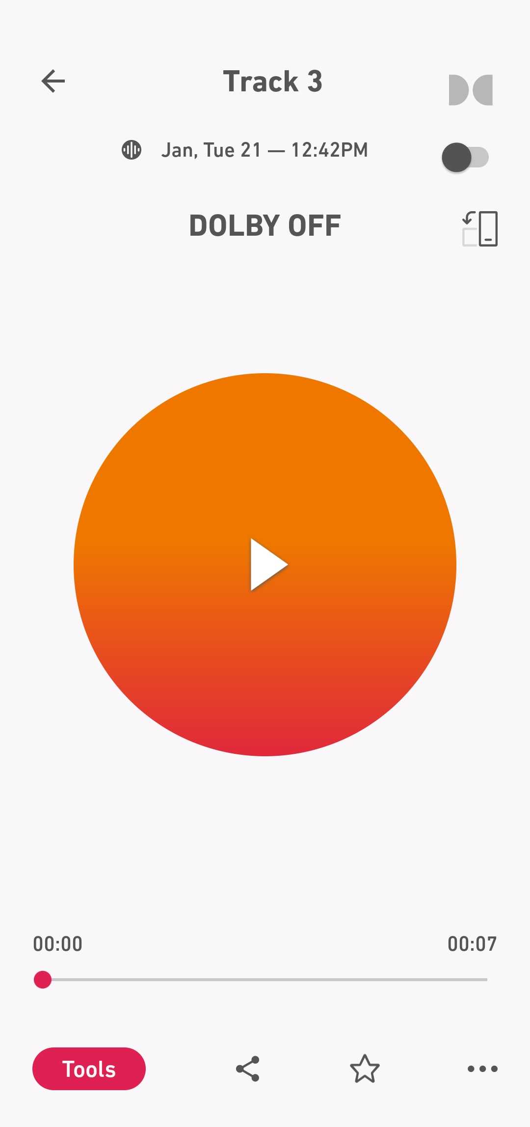برنامه Dolby On نشان‌دهنده ضبط با اثرات Dolby غیرفعال