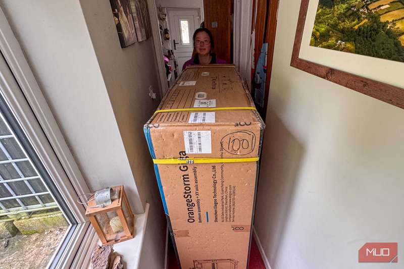 نقد اورنج‌استورم گیگا - راهرو تنگ جعبه عظیم