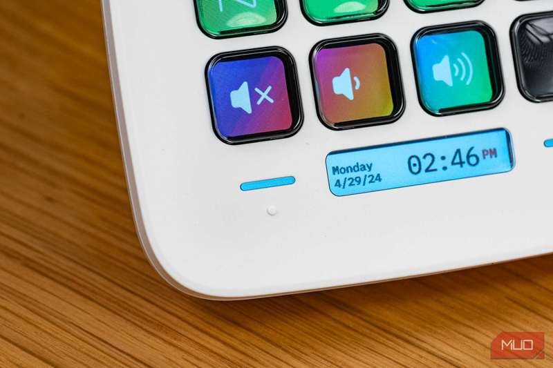 دکمه صفحه Elgato Stream Deck Neo بهصورت نزدیک